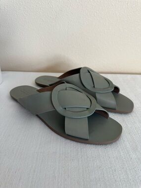 New Mercedes Castillo Carlein Olive Green Leather Slide Sandals